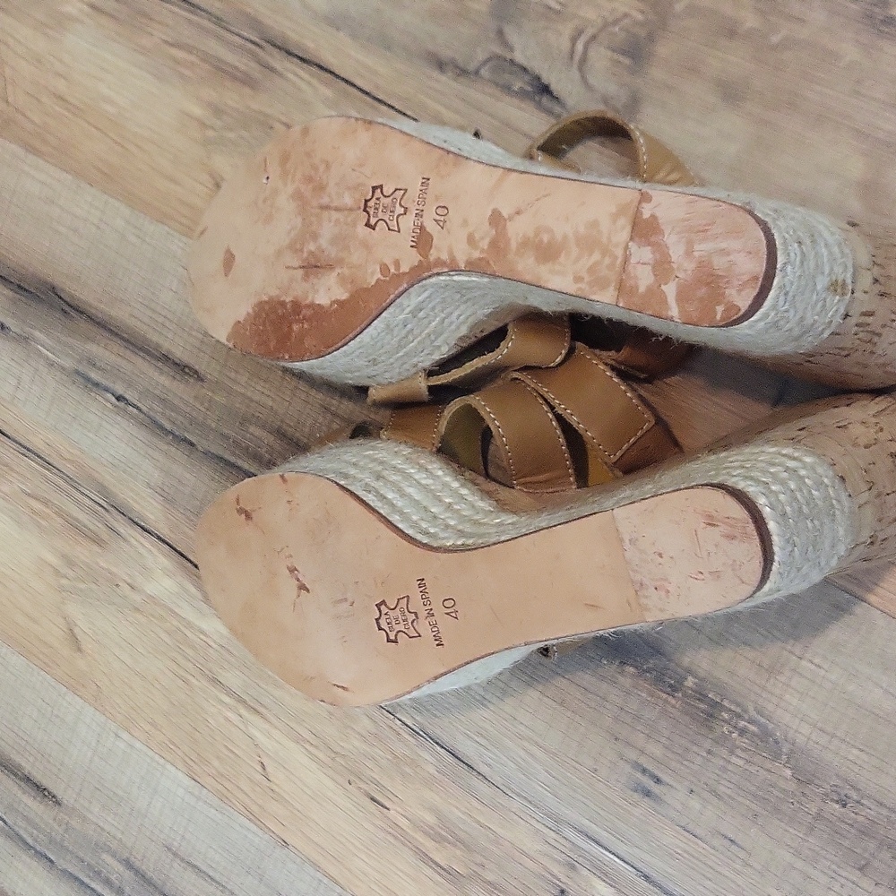 BETTYE MULLER made in Spain Camel Leather Upper Slip-On 4" Platform Sandals - Picture 9 of 13